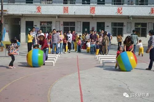 亲子篮球游戏大全_顶篮球亲子游戏规则_亲子篮球小游戏